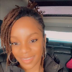 Meet your Posher, Rokeisha